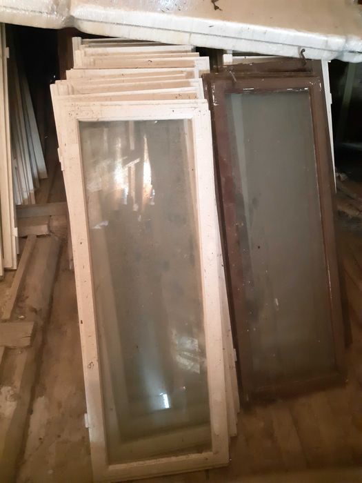 Geamuri lemn masiv, 65 buc, foarte buna stare, inchidere dubla!!