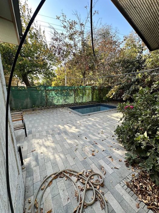 Oybek metro yonida ijara uy