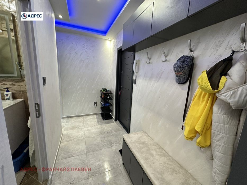 Продава се Тристаен апартамент в Плевен, Сторгозия - 63 кв.м за 2064 €/кв.м - Снимка #5