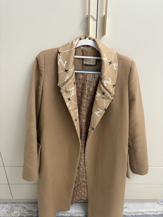 Продам пальто карамельный