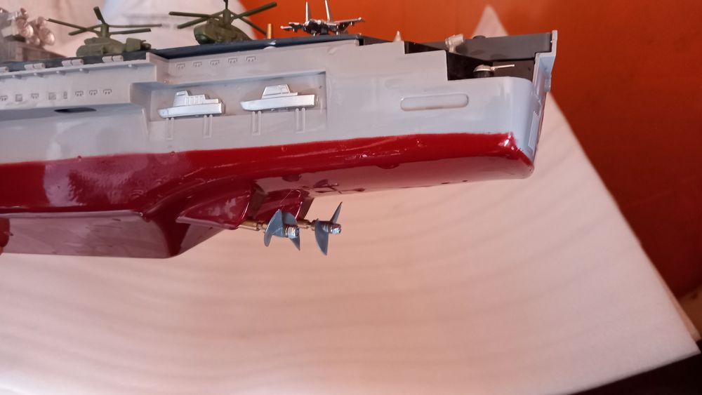 Авианосец корабль игрушка