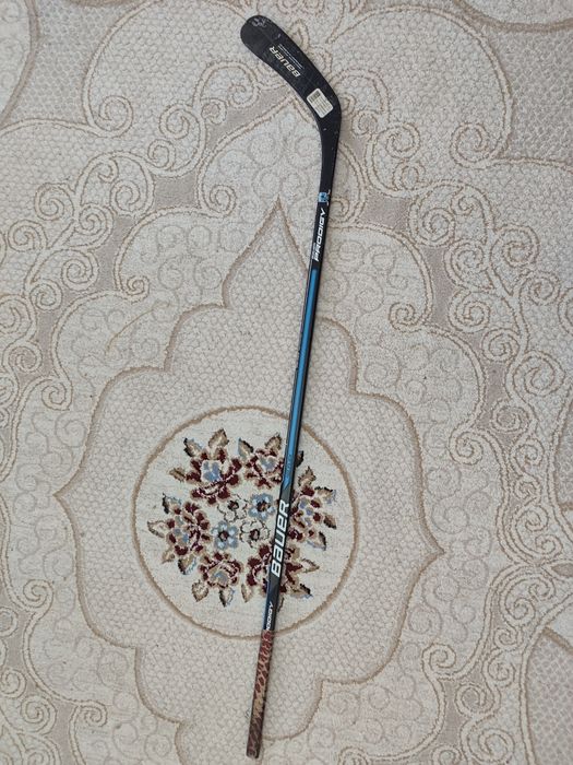 Продам клюшку бауер