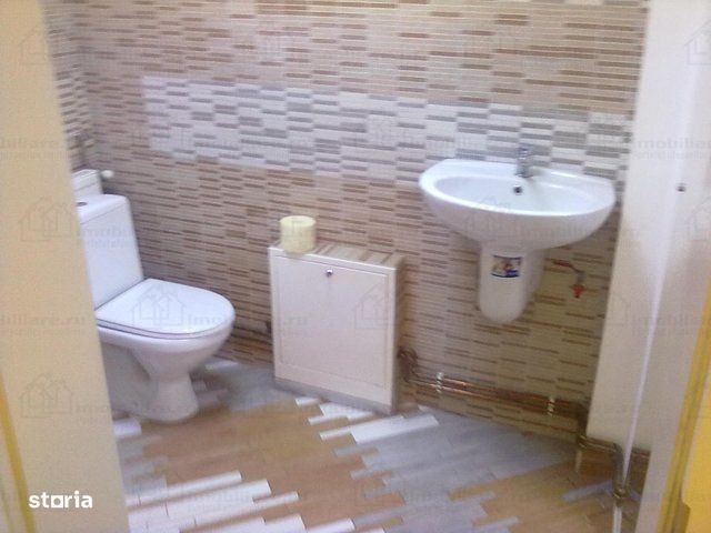 500 euro/luna dau in chirie Spatiu Comercial Ultracentral 40 mp