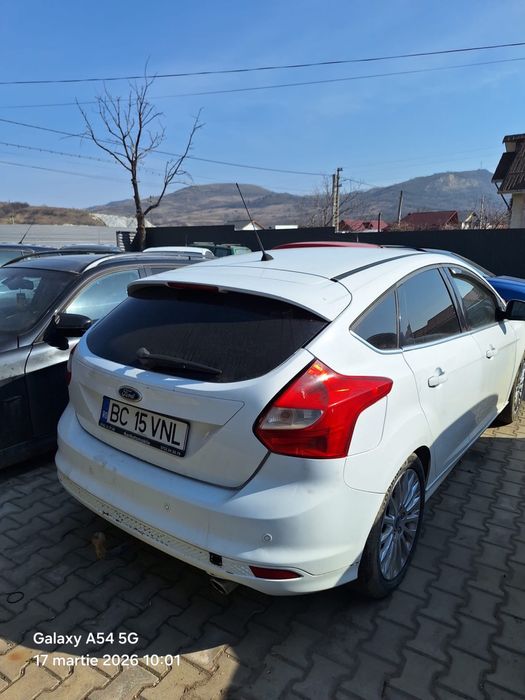 ford focus 3 1.6 benzina 2012