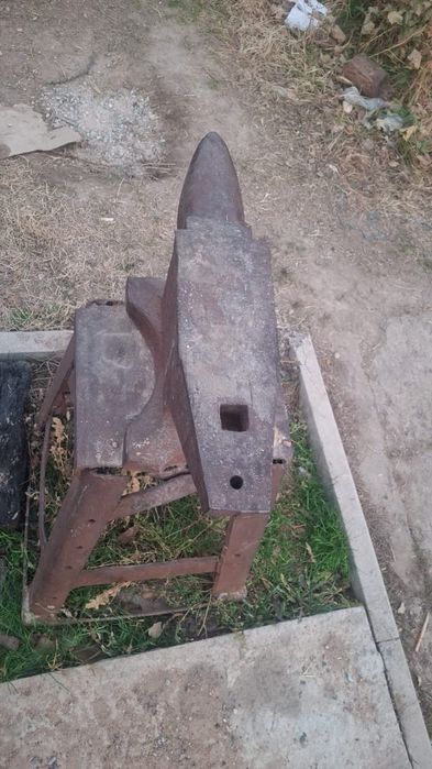 Наковальня в отличном состоянии