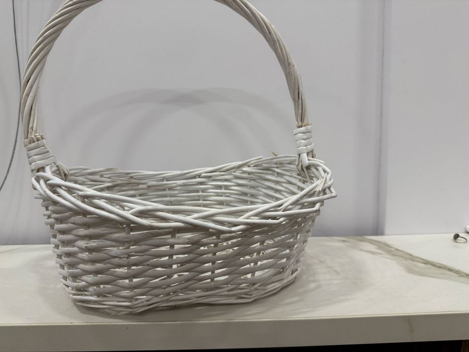 Продаю нарядные подарочные корзины