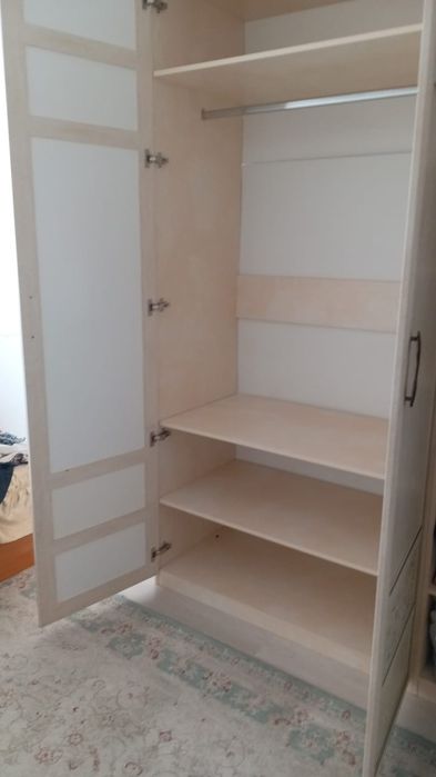 Шкаф для одежды с зеркалом