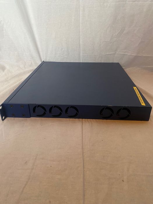 Суич Netgear 7352S