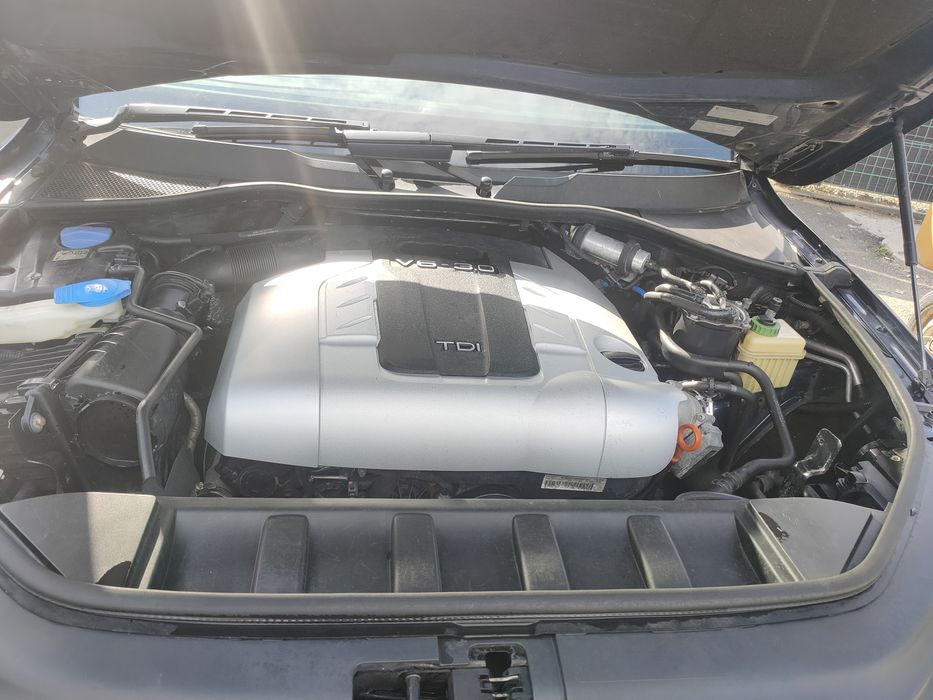 Dezmembrari grup cardan calculator geam far  Usa haion Audi q7 3.0tdi