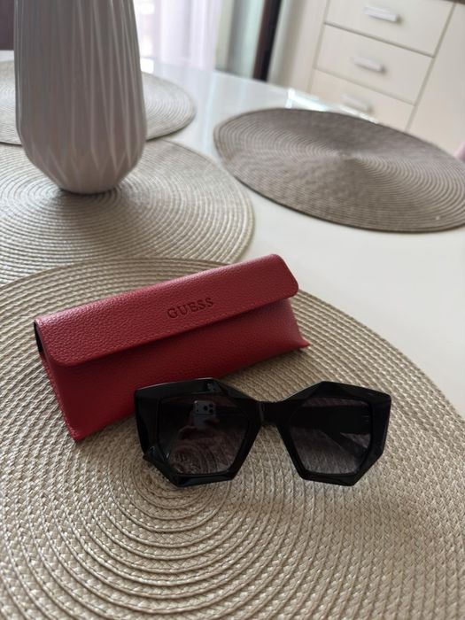 Слънчеви очила Guess