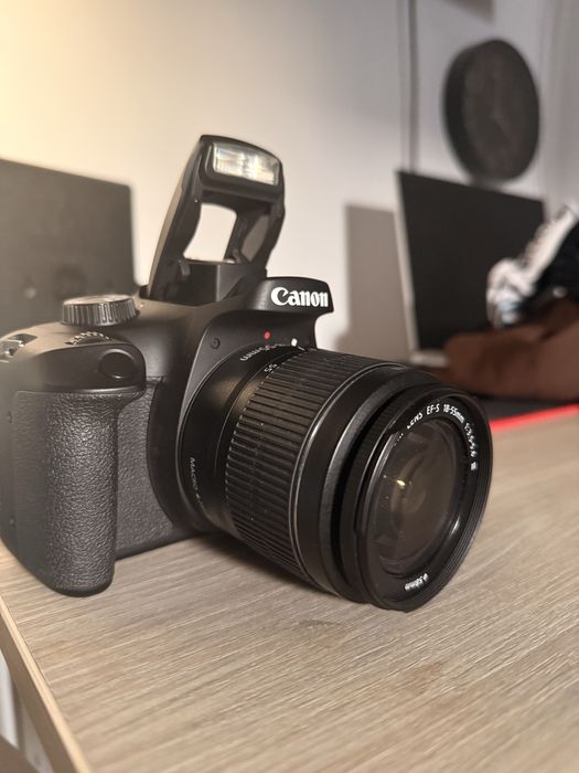 Aparat de fotografiat canon EOS 4000D+obiectiv