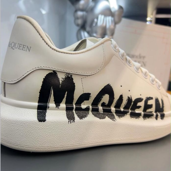 Adidasi Alexander MCQUEEN premium din piele naturala model custom unic GRAFFITY albi
