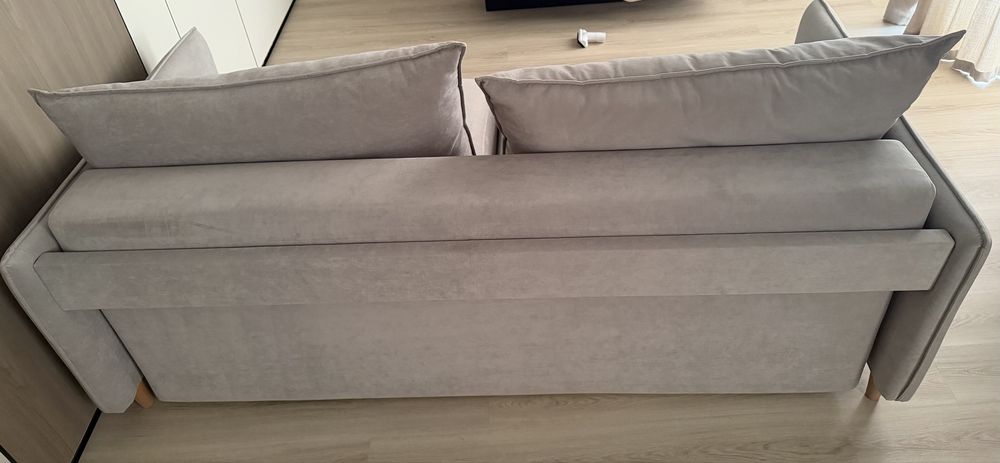 Диван серого цвета