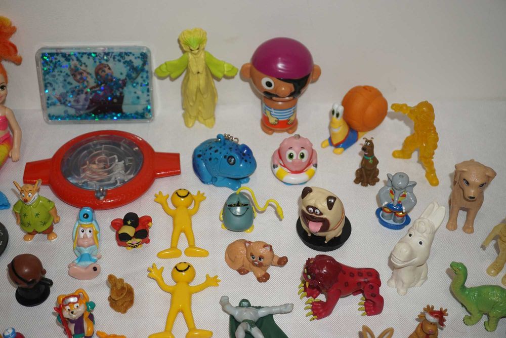 Голям Лот Фигурки Направени За Mcdonald's Burger King И Други 1.1кг