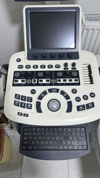 УЗИ аппарат. UZI apparat sotiladi. Zoncare-q3.