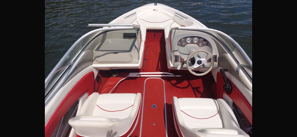 Моторна яхта Bayliner
2050 Capri SS Special Edition Mercruiser