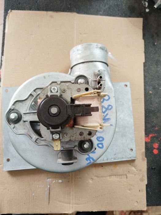 Ventilator centrala termica Ariston Motan Bosch Arctic