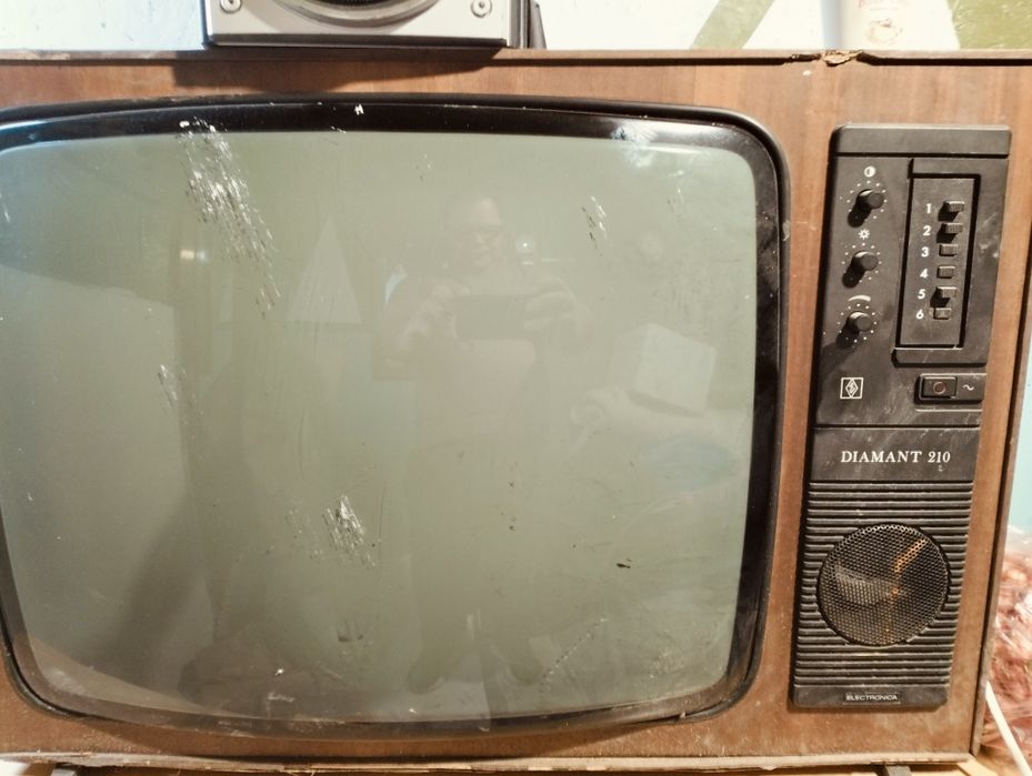 Vind televizor vechi