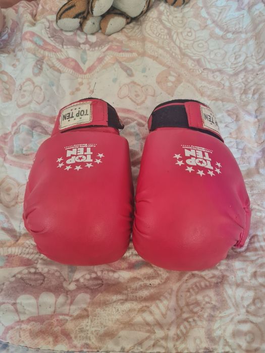 Боксёрские перчатки