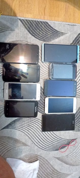Telefoane diferite modele