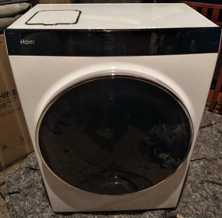Masina de spălat haine  cu uscător