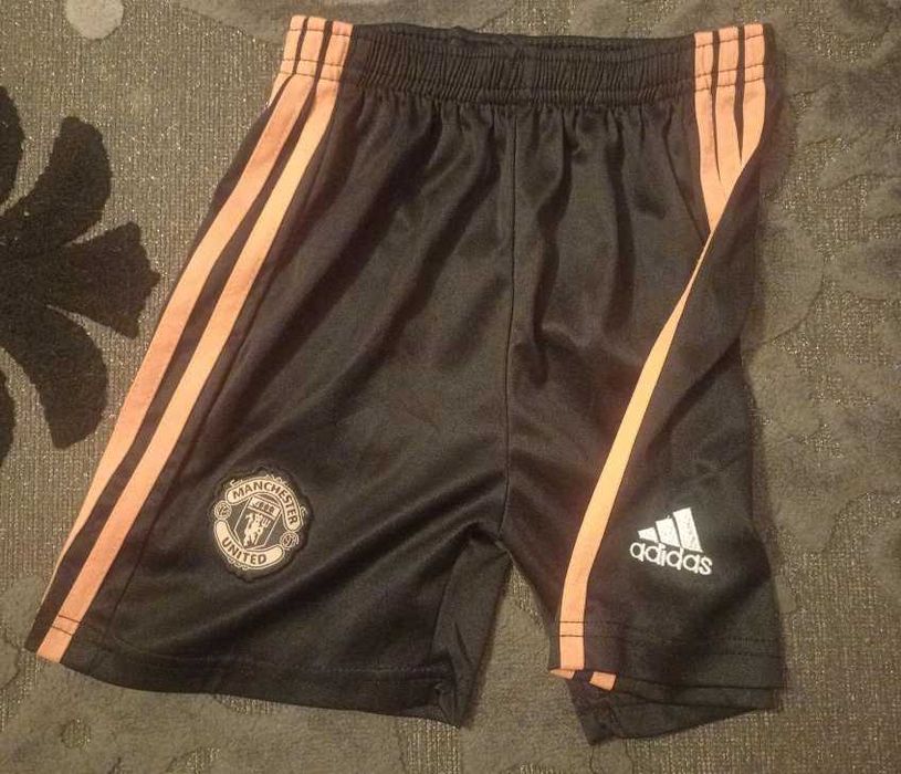 Оригинален детски къс панталон на Манчестър Юнайтед - размер 128