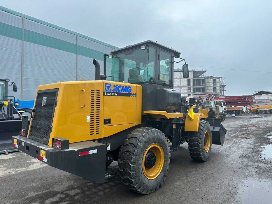 СОТИЛАДИ! ПОГРУЗЧИК XCMG LW330 FN 2.1джойстик янги