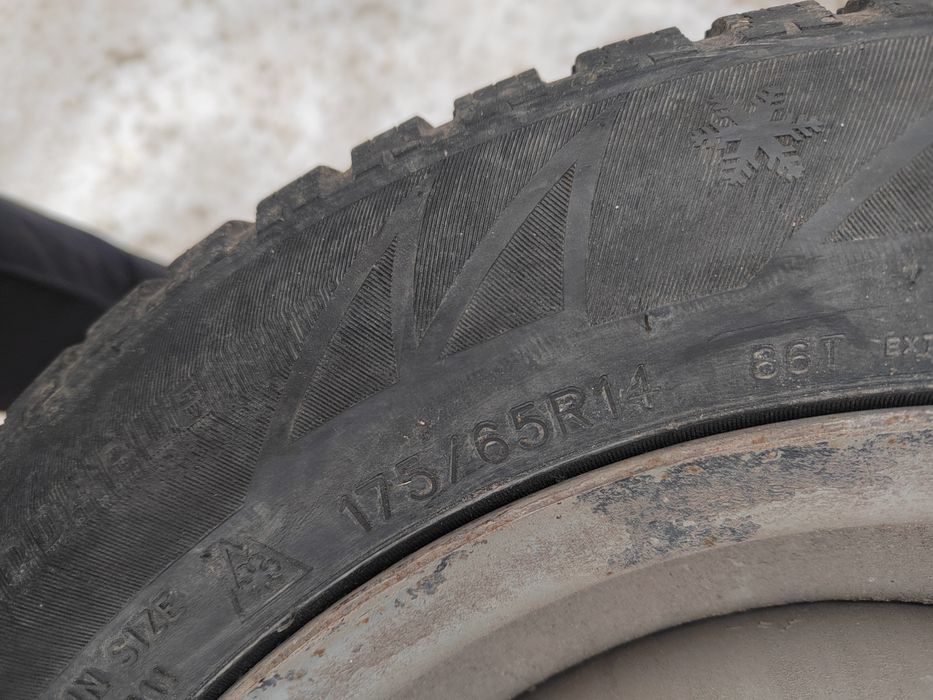 Продам комплект зимней резины