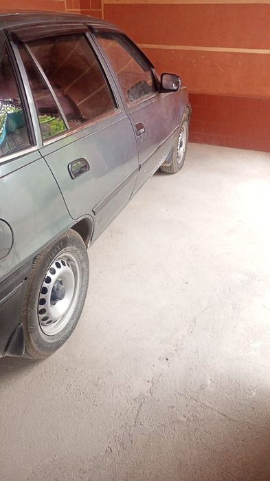 Нехиа 1 сотилади  2000$