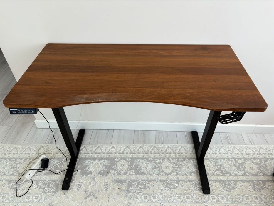 Компьютерный стол регулируемый высота