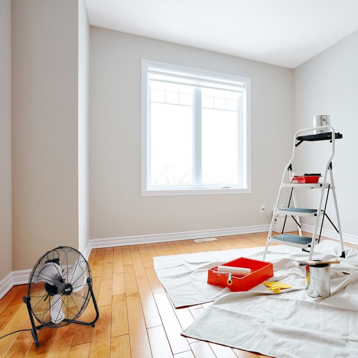 Поклейка обоев любой сложности ремонт квартир