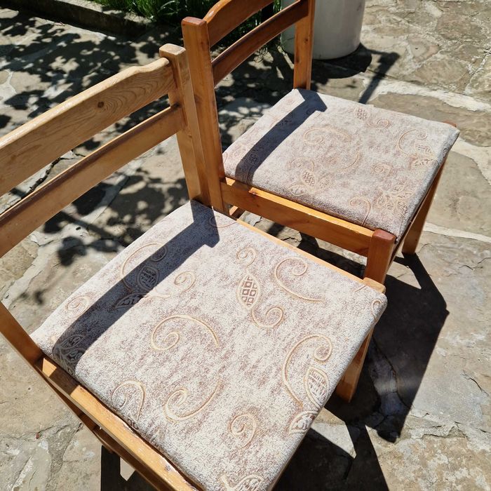 Трапезни столове