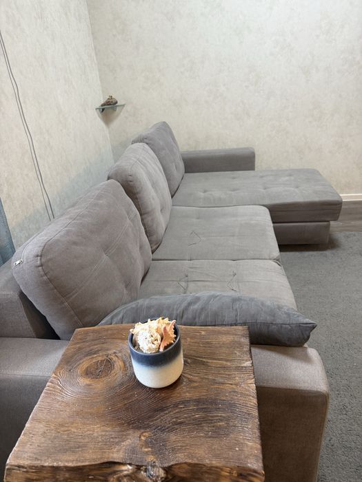 Угловой диван.         .