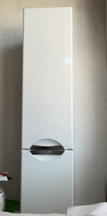 Шкаф пенал для ванной комнаты