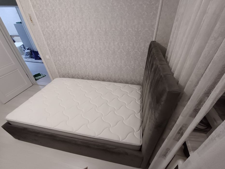 Кровать и матрас