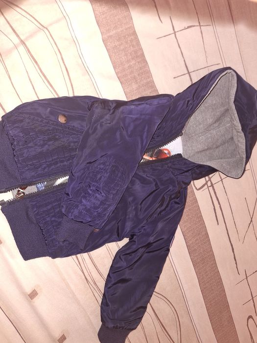 Двулицево пролетно яке за 12 месеца