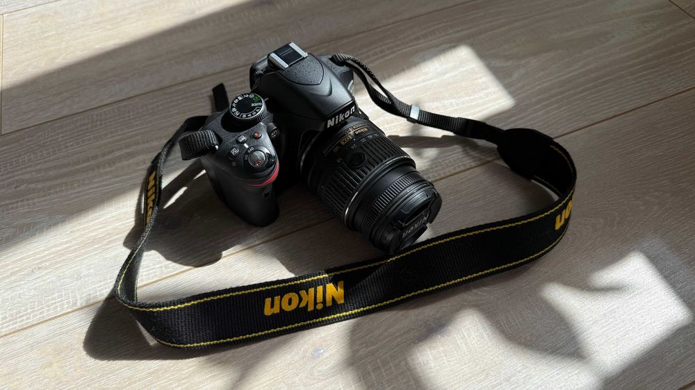 Nikon D3200 DSLR с обектив Nikon Nikkor 18–55mm VR II - почти неизползван, в отлично състояние