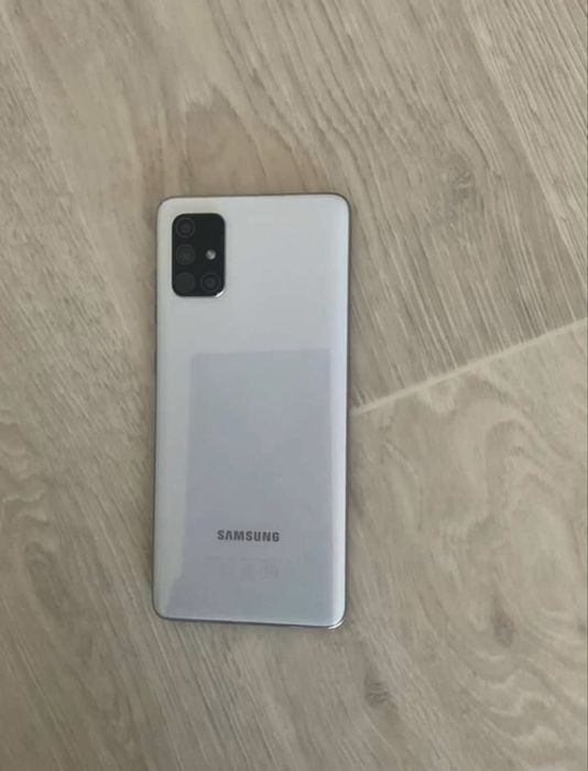 Самсунг А 71