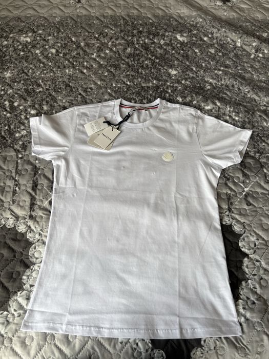 MONCLER тениска – бяла, чисто нова.