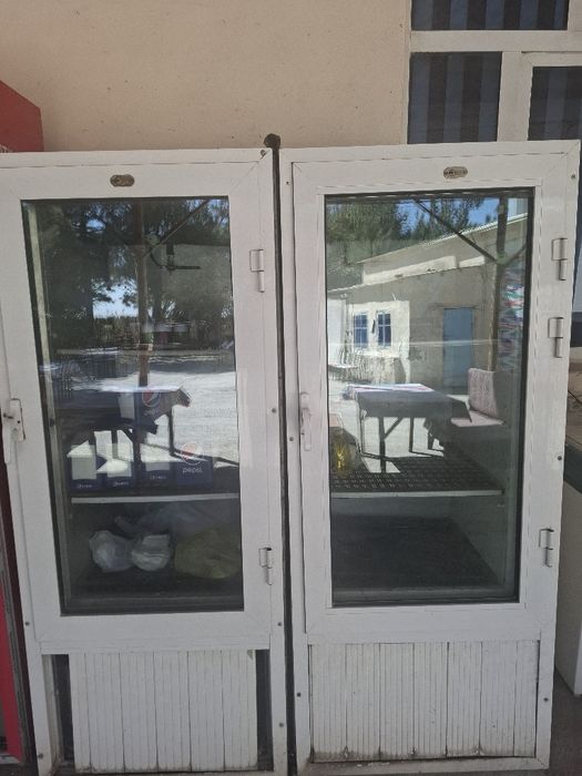 Xaladelnik sotiladi srochni