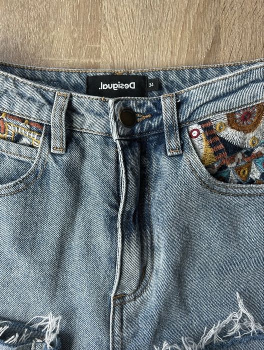 Blugi drepti Desigual