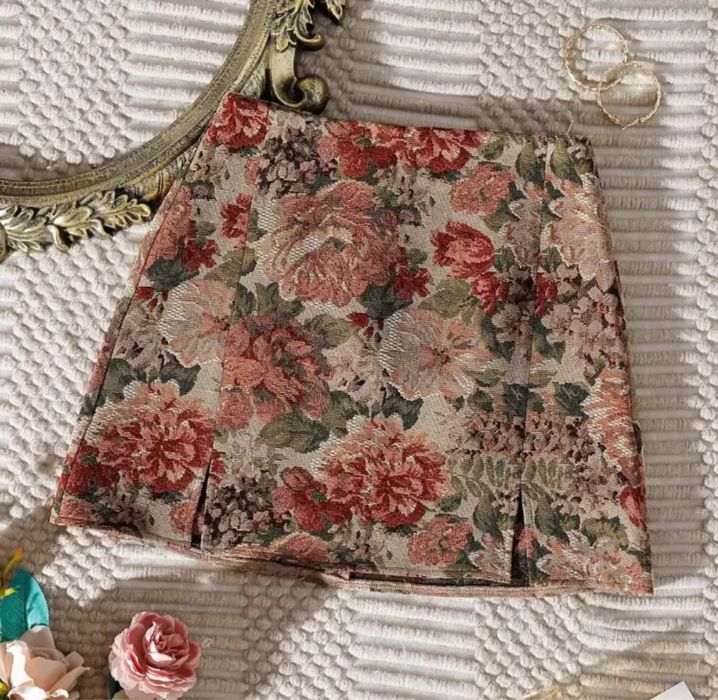 КОМПЛЕКТ пола и корсет нови