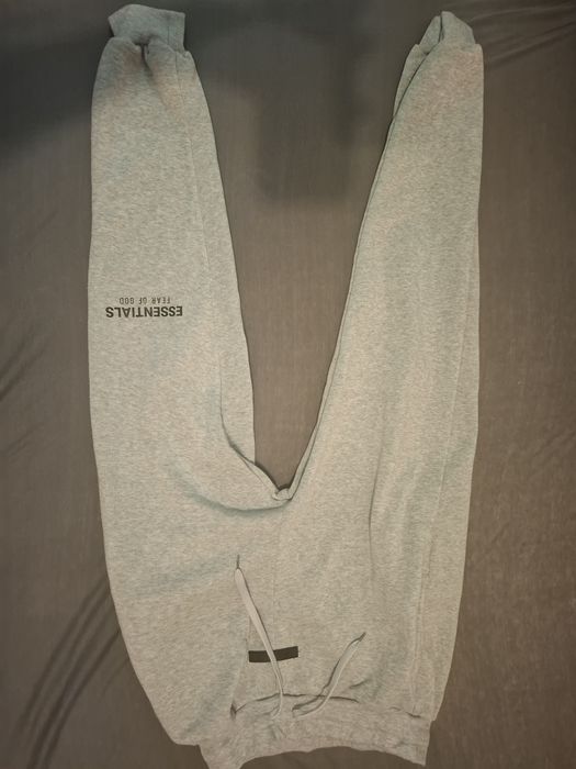 Pantaloni essentials
