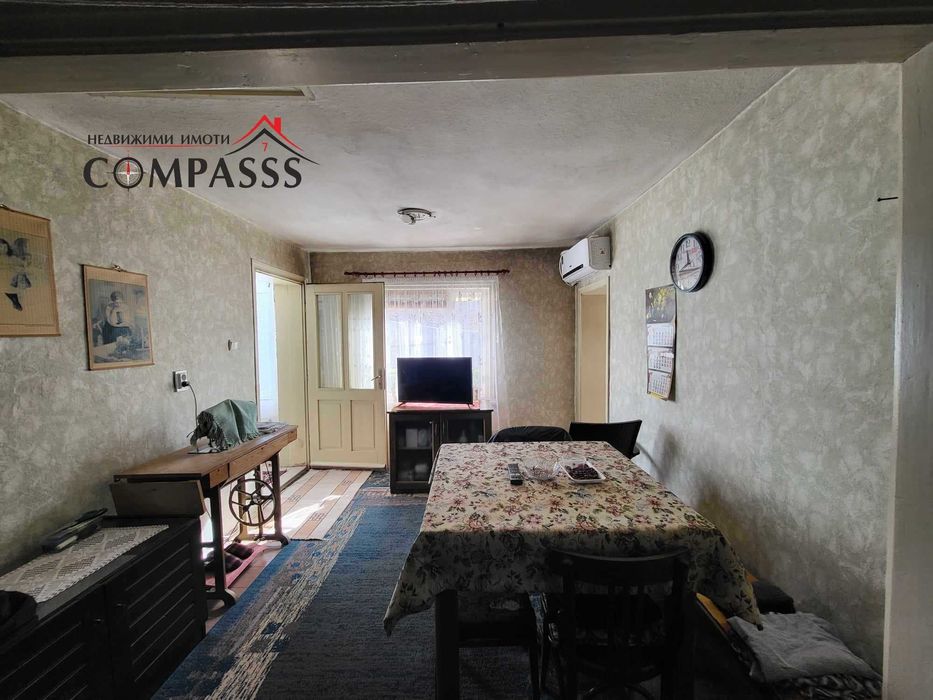 Къща с двор – ЦЕНТЪР, гр. Ген. Тошево – 61500евро!