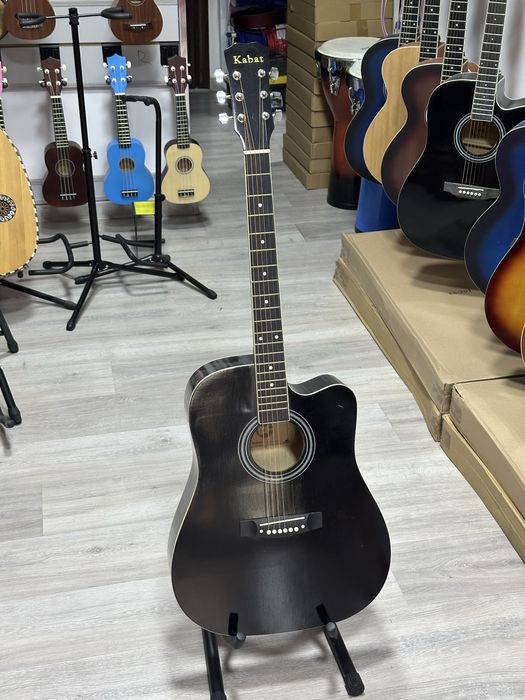 Akustik professional gitaralar