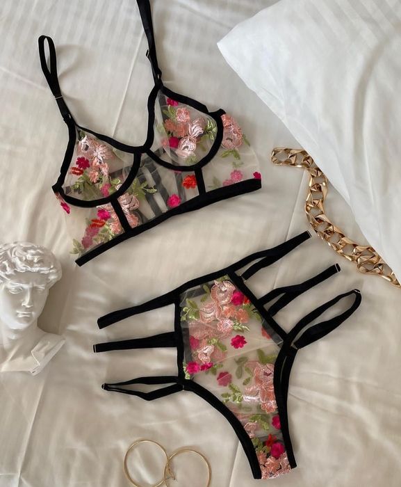 Шикарный комплект ручной работы