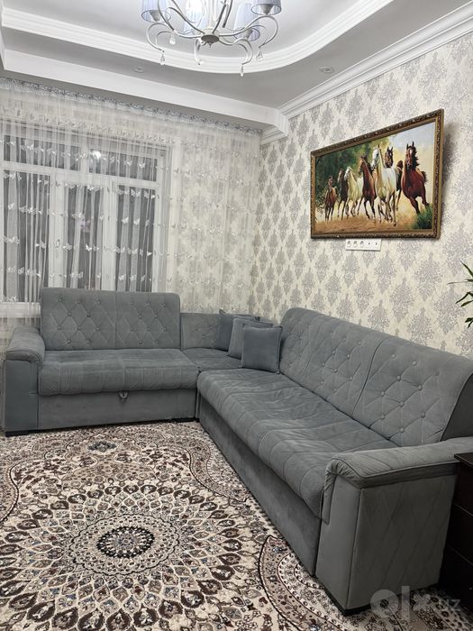 Серый удобный диван на 6 персон + 3 подушки, б/у