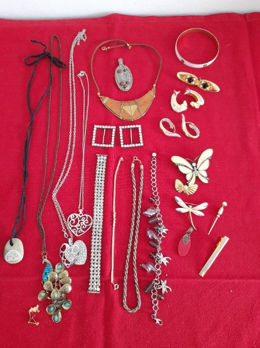 Bijuterii dama - lantisoare, bratari, pandative, brose, cercei