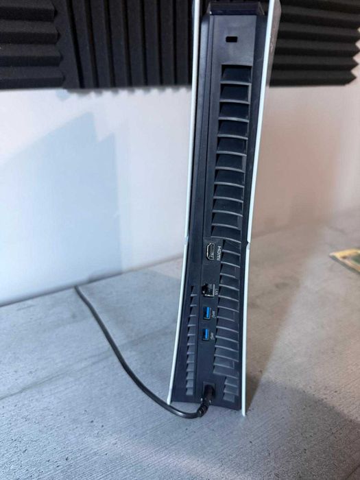 Vând PlayStation 5, în stare foarte bună, perfect funcțional.