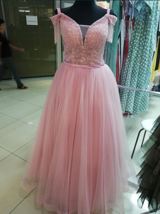 Бесподобное платье на любой праздник